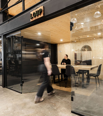 Wolf Lounge 
