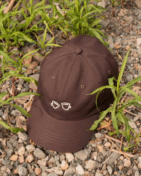 Casquette brune tasses smith café x créature