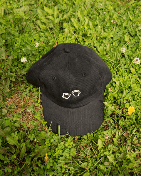 Casquette noire tasses smith café x créature